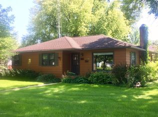 121 Dogwood Ave SW, Renville, MN 56284