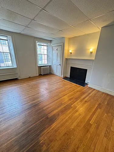 90 Myrtle St Photo 1