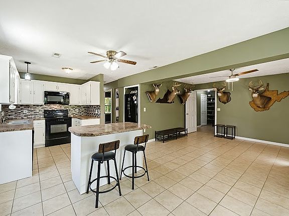 3rd image of 337 Zoo Ln