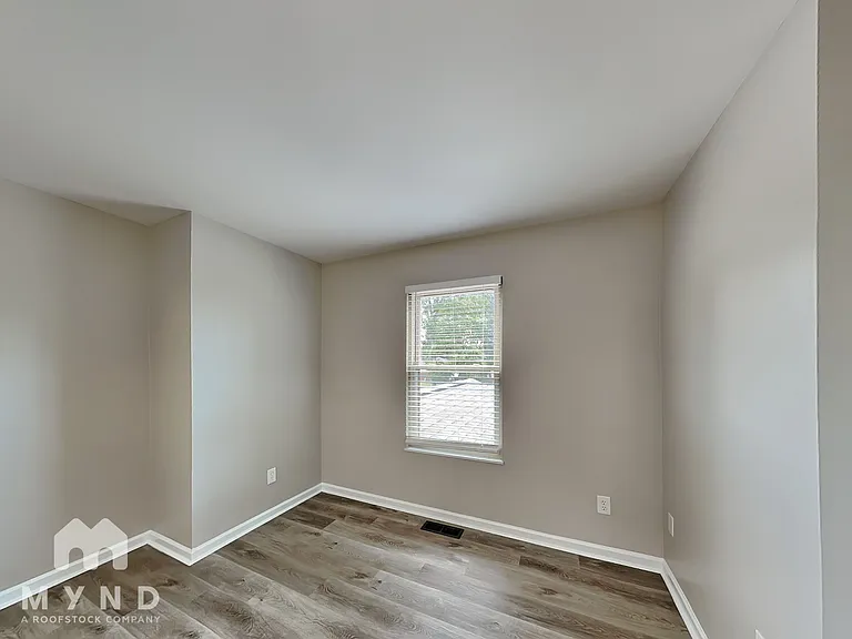 83 Woodrow Ave — Photo 11