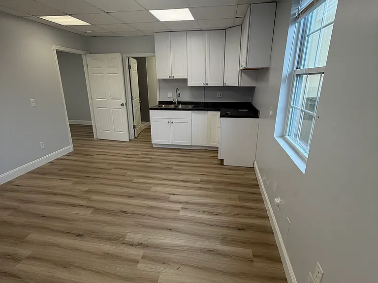51 Central Blvd #B — Photo 6