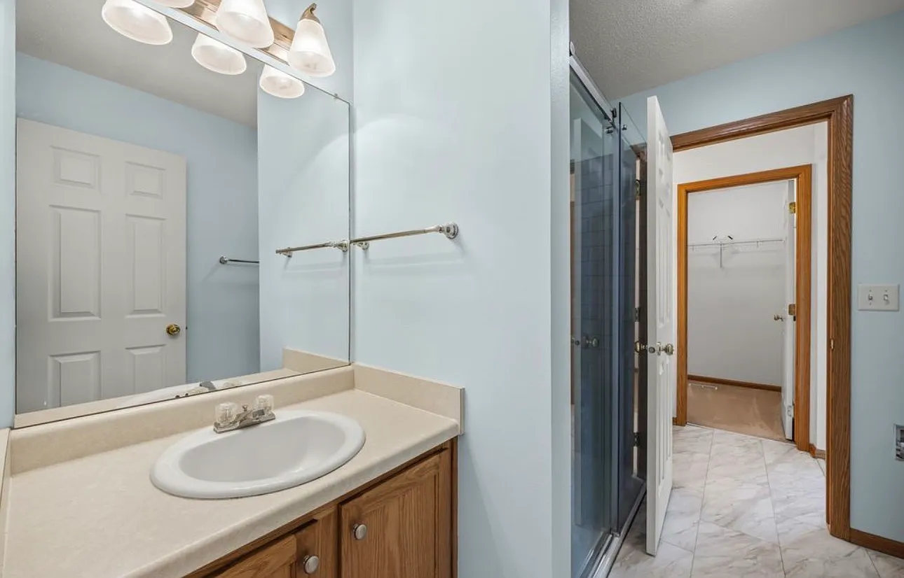 2 bed, 1.5 bath, 1368 sqft, $2,000 — Photo 1