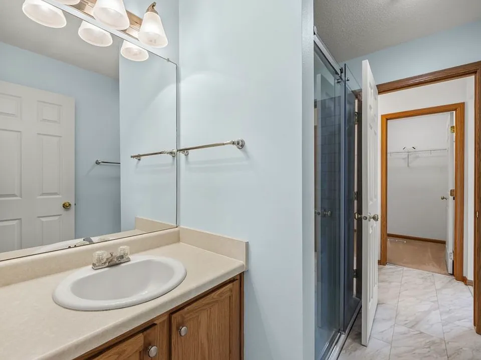 1137 NW Prairie Ridge Dr