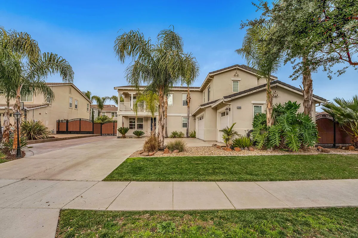 Frontface - 2292 Vision Ln