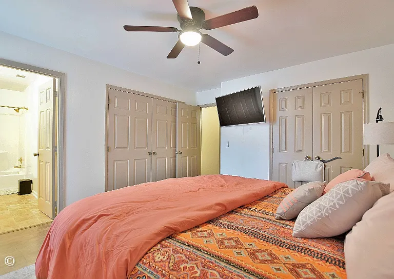 4660 Woodmere Ln — Photo 5