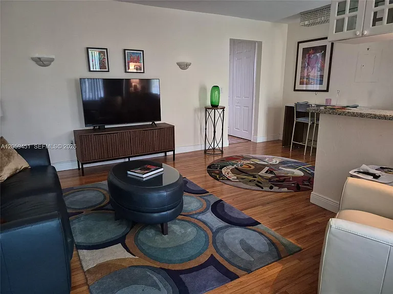 659 Meridian Ave #14 — Photo 2