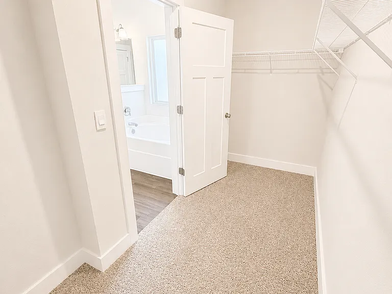 734 Quintana St — Photo 13