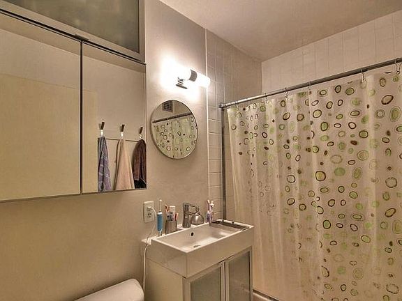 3rd image of 1 Western Shore Ln APT 1