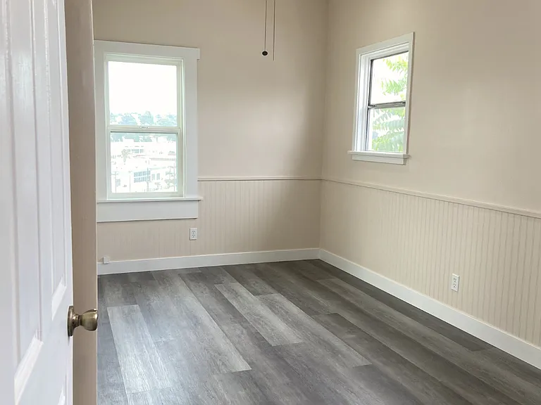 1528 Attridge Ave — Photo 4