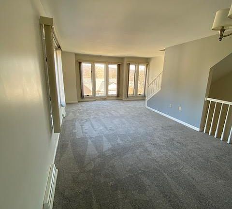 middle Floor dining and living area