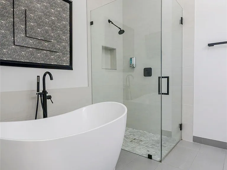709 Memorial Heights Dr — Photo 30