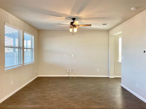 3rd image of 121 Shearwater Ln