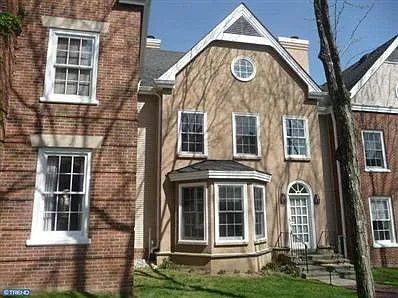 51 Governors Ln photo 1