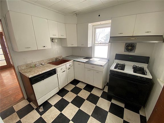 3rd image of 247 Terrace Park