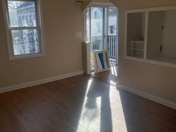 30 Irving St #2, Salem, MA 01970