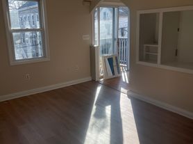 30 Irving St, Salem, MA