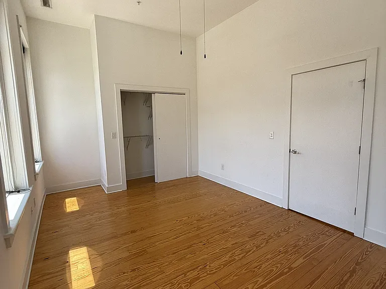 1718 E Main St — Photo 15