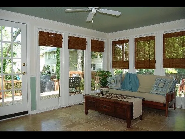 621 Oakland Ave — Photo 2