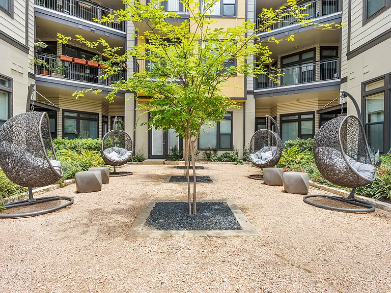 Haus 5350 — Photo 8