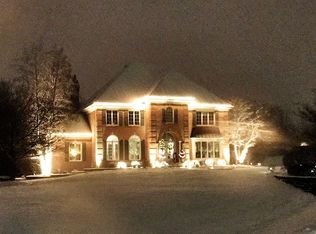 38W667 Greenview Ct, St Charles, IL 60175