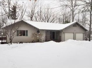 10465 Fawn Ridge Dr, Greenville, MI 48838