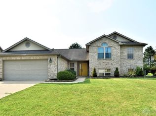7874 Court Ridge Ln, Fairborn, OH 45324