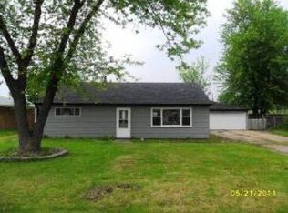 34W806 N James Dr, St Charles, IL