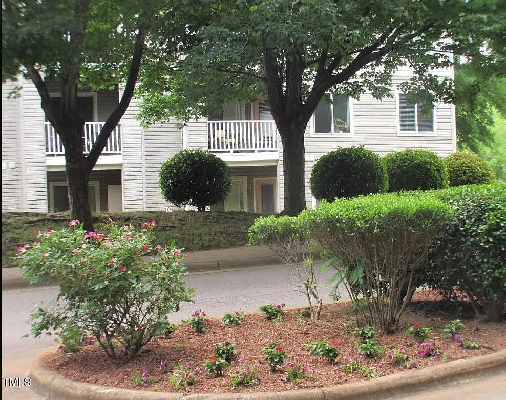 1 bed, 1.0 bath, $550 — Photo 4