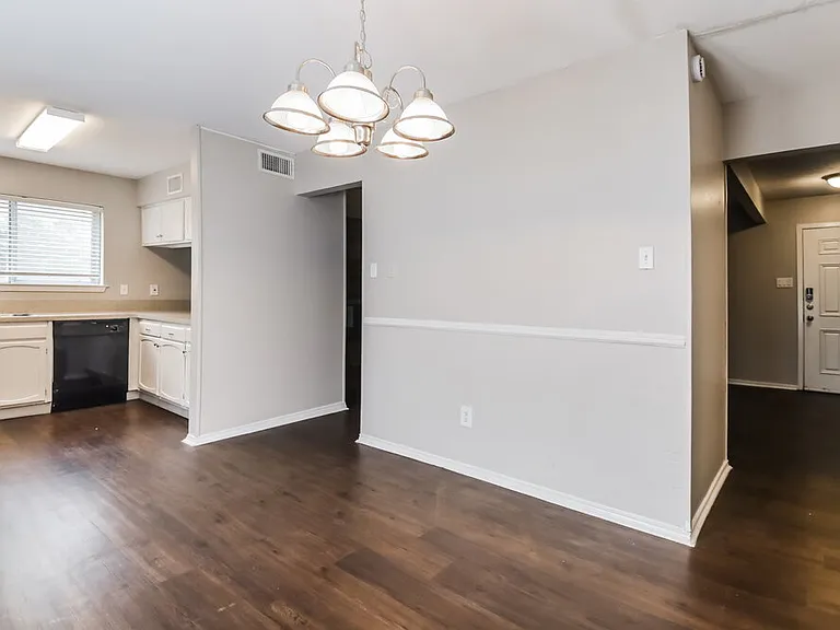 1113 Heiden Ct — Photo 8