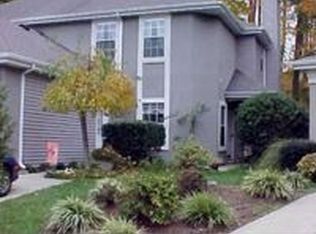 804 E Willow Point Pl, Newport News, VA 23602