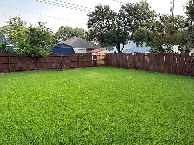 1808 Sylvia Ln — Photo 26