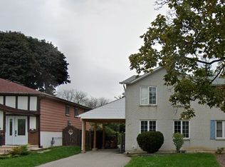257 Cherokee Blvd, Toronto, ON M2H 2J9