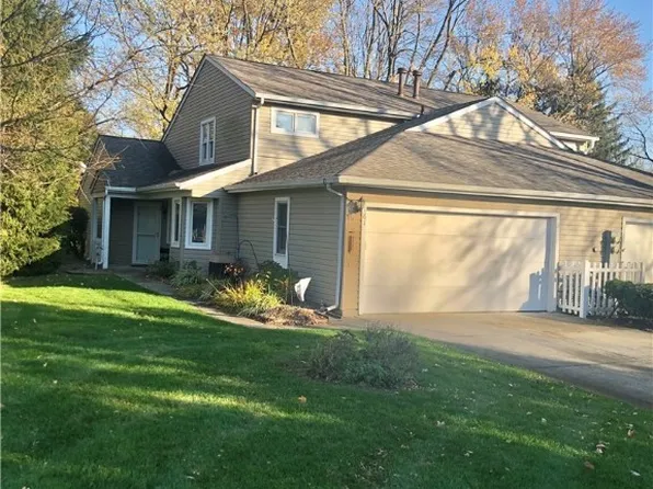 181 Emerald Ln, Berea, OH 44017