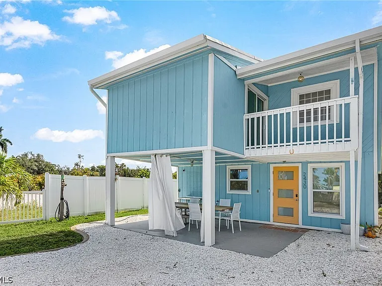 2430 Orange St — Photo 2