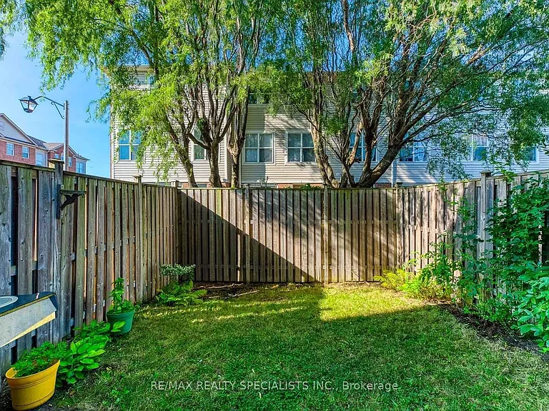 2979 Garnethill Way — Photo 24