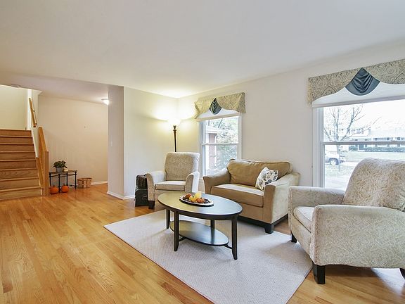 3rd image of 2227 Strawberry Ln