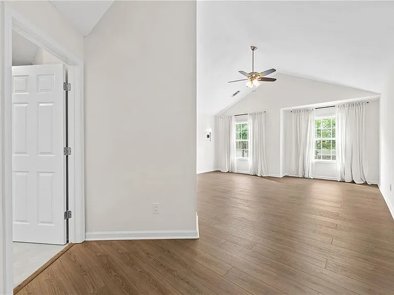 386 Creek Manor Way — Photo 22