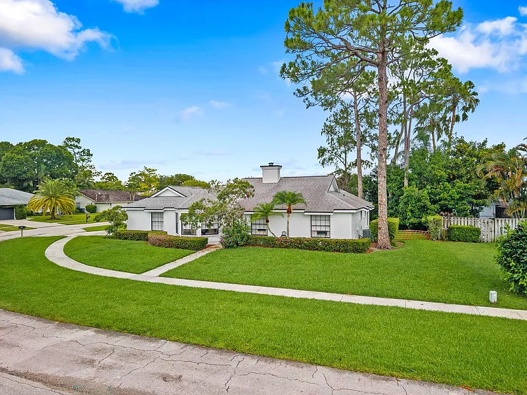 13571 Jonquil Pl — Photo 32
