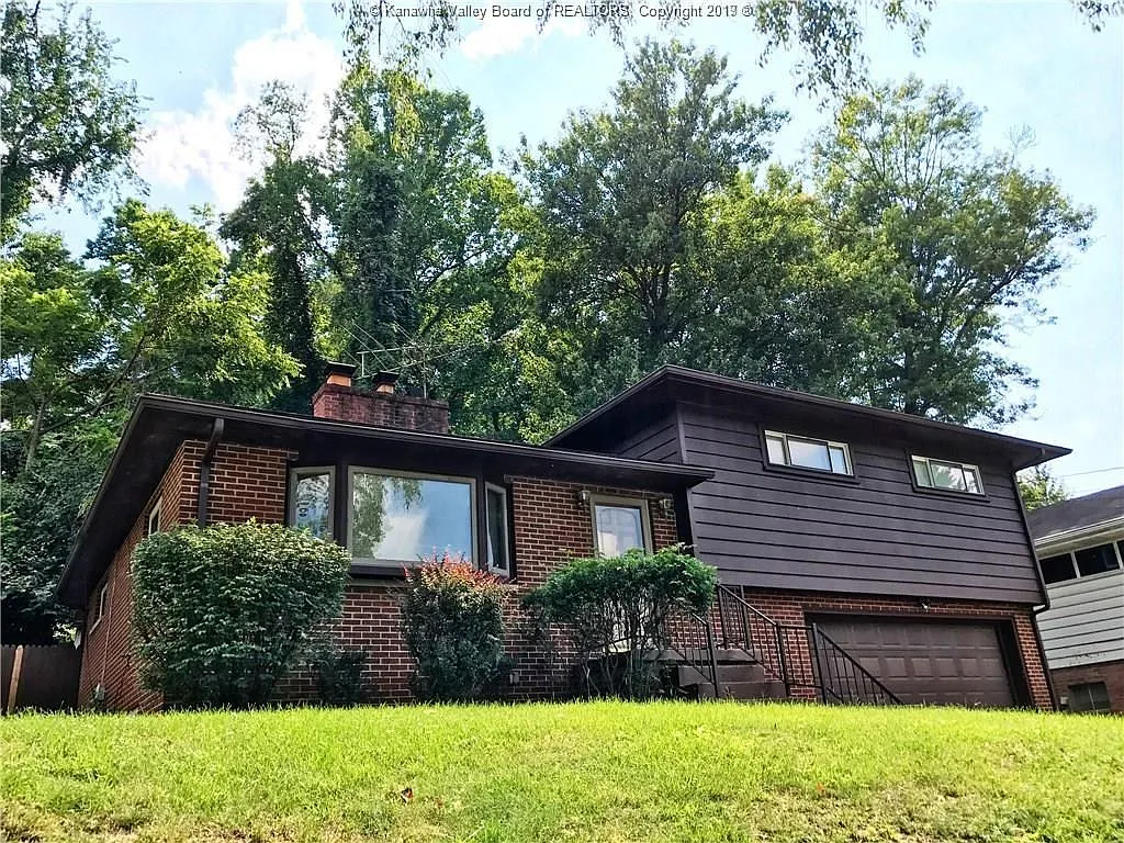 805 Carroll Rd photo 1