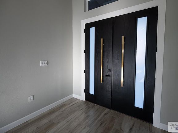 3rd image of 9029 New Orleans Ct