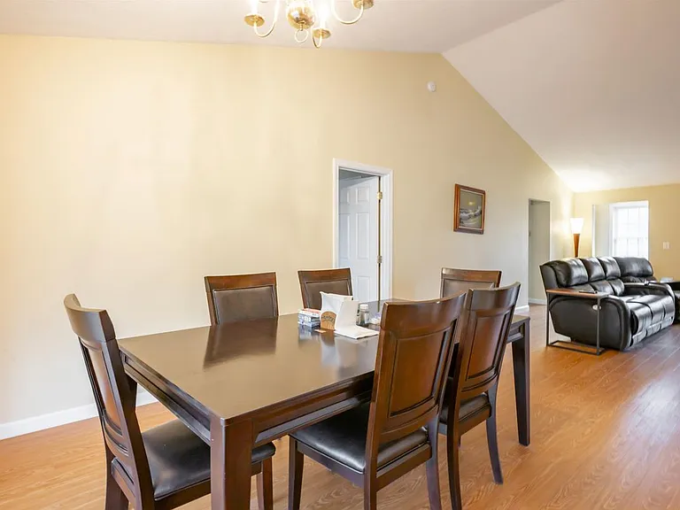 4 Myopia Ln — Photo 12