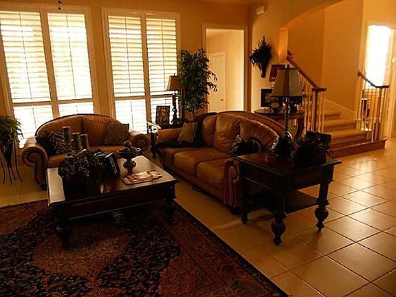 5th image of 3826 Guadalupe Ln