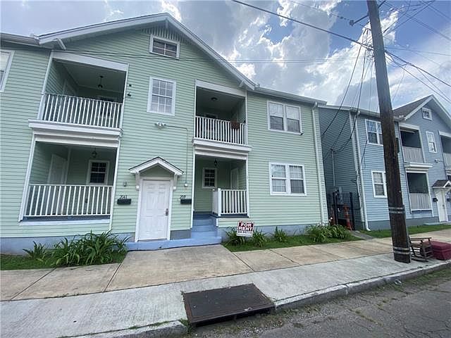 1st image of 2035 Amelia St