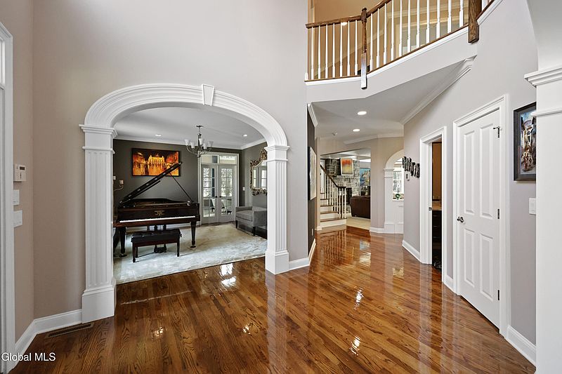 5th image of 52 Winding Brook Drive