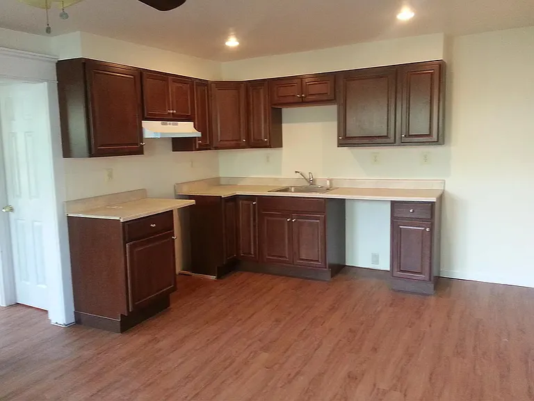 302 Horace Ave — Photo 2