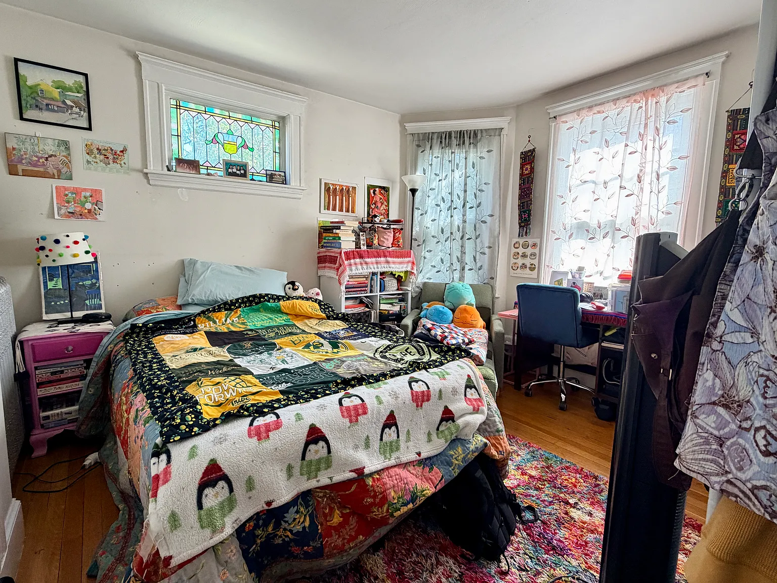 4 bed, 99999 sqft, $3,900 — Photo 1