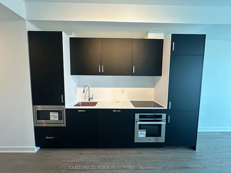 88 Queen St E #5615 — Photo 5