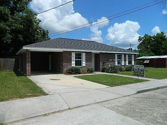 5th image of 182 Garnet St
