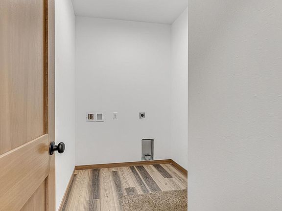 4th image of 406 mine Road