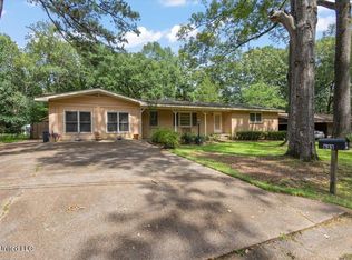 633 Daniel Cir, Jackson, MS 39212